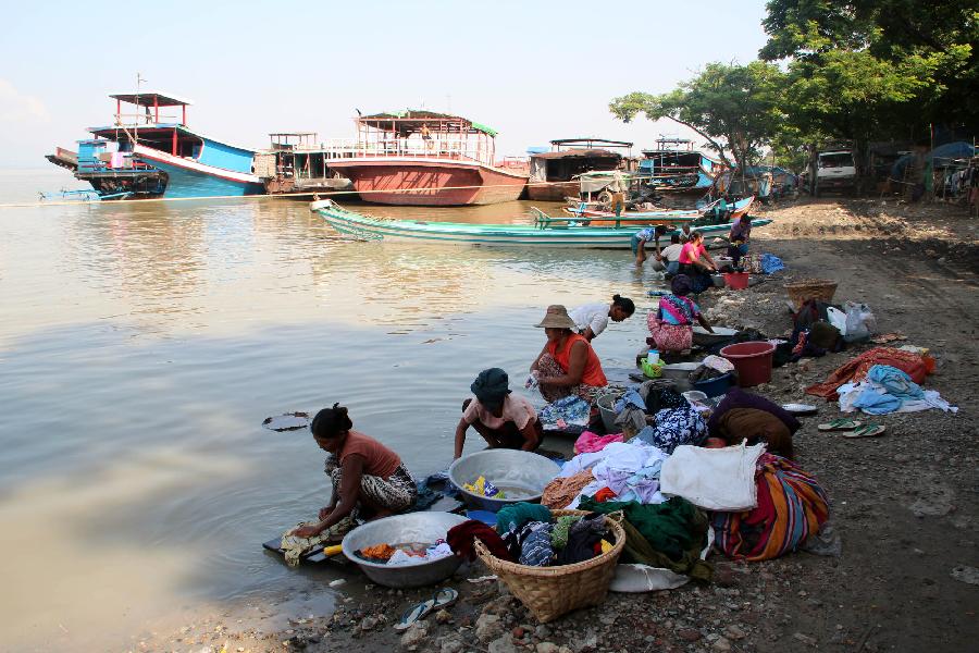 （国际）（3）缅甸江边生活的人们