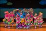 2月15日，在马来西亚吉隆坡，中国四川成都谕亭小学舞蹈团演员表演舞蹈“尔玛欢歌”。