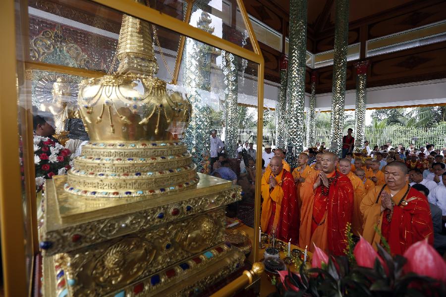 （XHDW）（3）缅甸举行中国赠缅佛牙舍利等身塔捐赠和安奉仪式