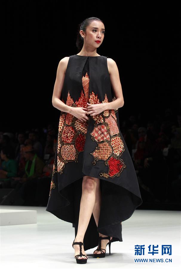 [3]（外代二线）2017印度尼西亚时装周——设计师伊尔马·卢米加时装秀