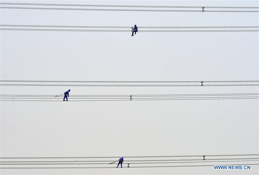 KUWAIT-HAWALLI-ELECTRICITY TOWER-CLEANING