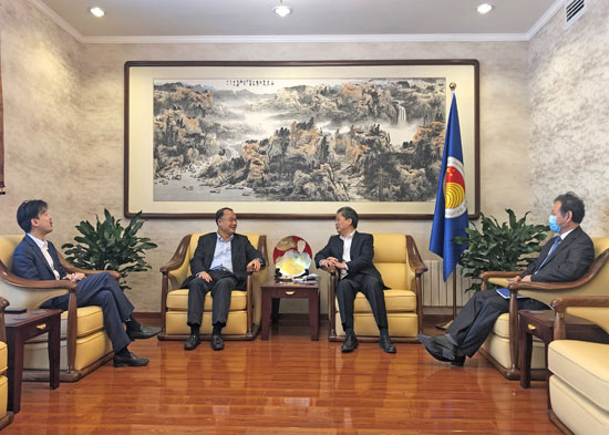 ACC Secretary-General Chen Dehai Met with Chairman of HKCGCC