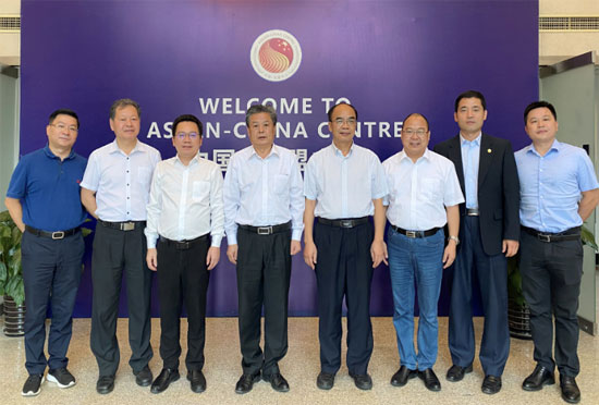 ACC Secretary-General Chen Dehai Met with Guests from Guangxi
