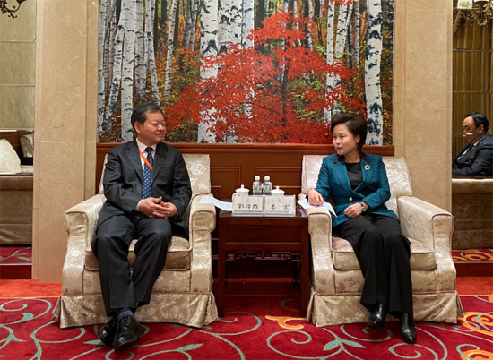呼伦贝尔市市长姜宏会见中国—东盟中心贸易投资部郭传维主任