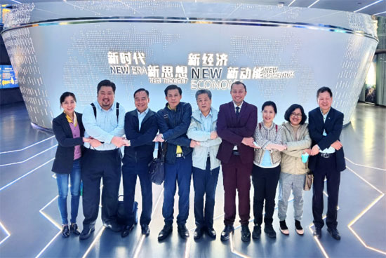 ACC Organised Commercial Officials of AMS Diplomatic Missions to Visit Chengdu Hi-tech Industrial Development Zone