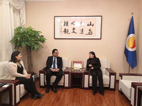 毛里求斯驻华使馆副馆长访问中国—东盟中心
