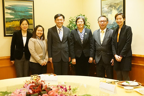 杨秀萍秘书长与新加坡、泰国驻成都总领事会面