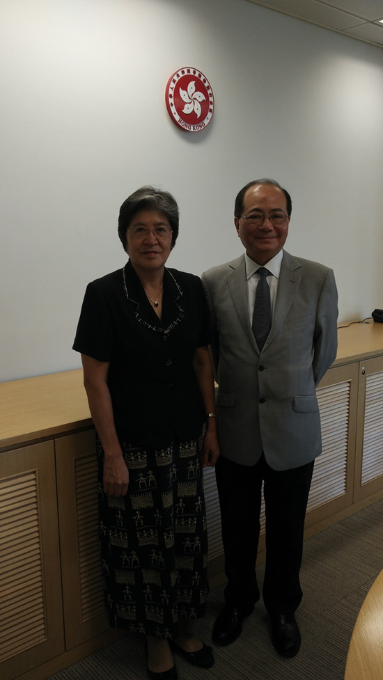 杨秀萍秘书长会见香港特区政府教育局局长