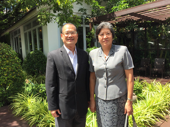 Secretary-General Yang Xiuping Met with Chairman of SUNWAH Group of Hong Kong