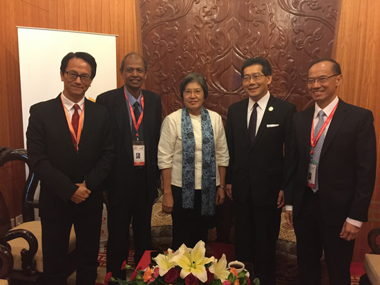 Secretary-General Yang Xiuping Communicated with Attendants to ASEAN Leadership Forum