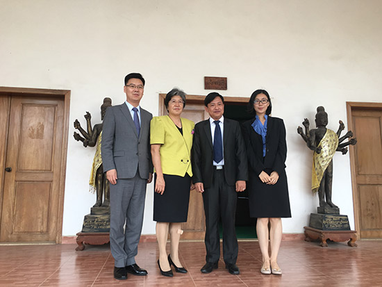 杨秀萍秘书长会见柬埔寨新闻部副国务秘书密索潘