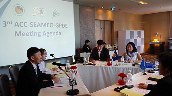 中国—东盟中心、东南亚教育部长组织与中国—东盟教育交流周秘书处三方合作会议在曼谷举行