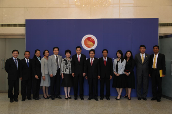 泰国副总理访问中国-东盟中心