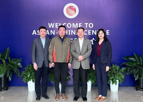 ACC Representative Met with Director of the ASEAN Regional Business Office of China Everbright Group