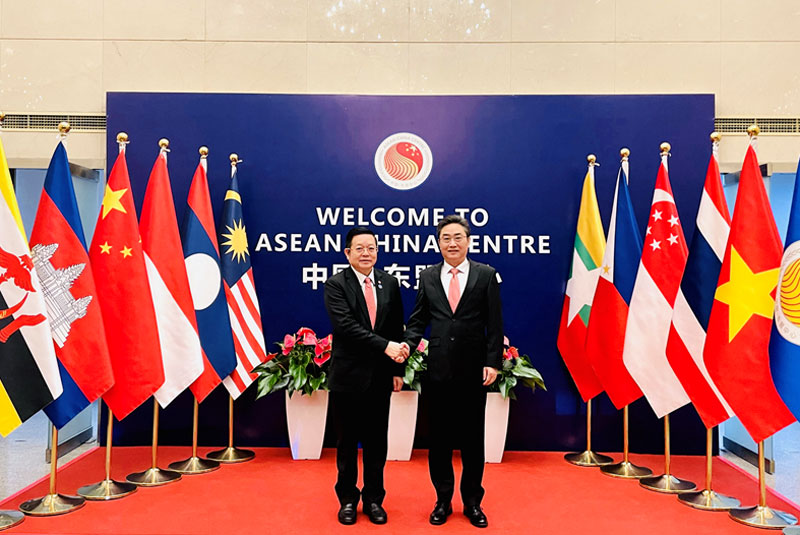 Secretary General of ASEAN Dr. Kao Kim Hourn Visits the ASEAN-China Centre