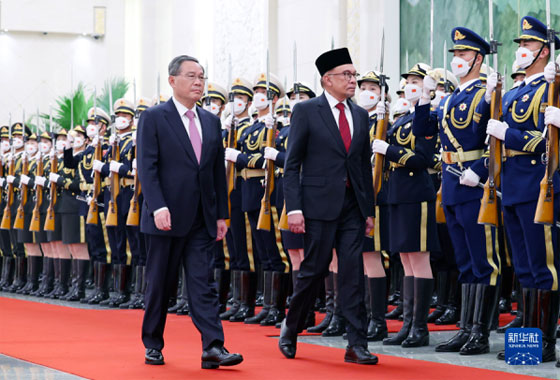 李强同马来西亚总理安瓦尔举行会谈