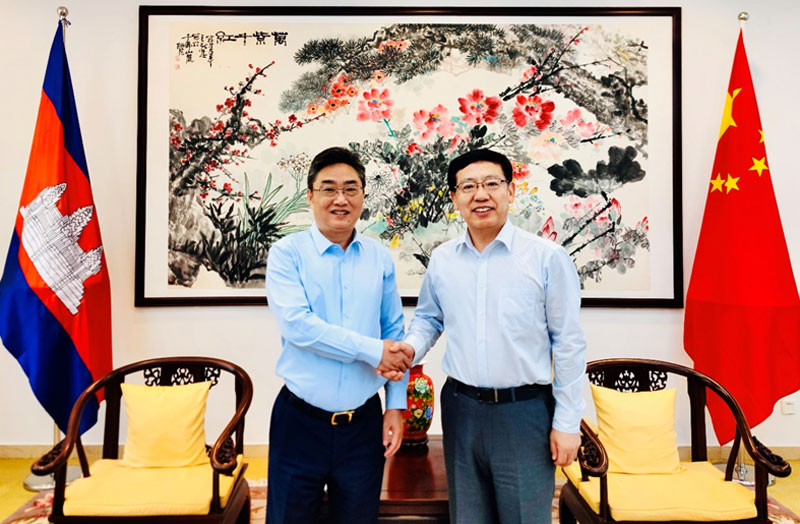 Secretary General Shi Zhongjun Meets Ambassador Wang Wentian of China to Cambodia