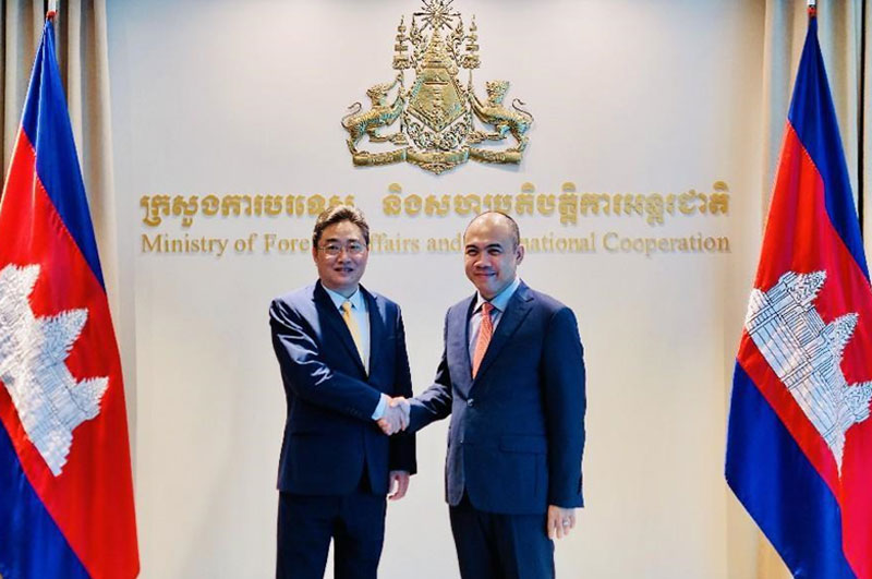 史忠俊秘书长会见柬埔寨外交与国际合作部国务秘书康富
