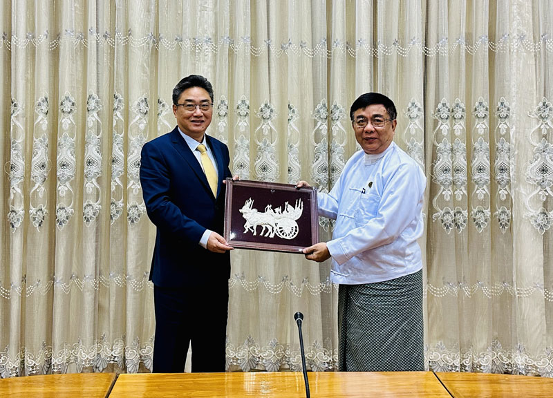 中國-東盟中心史忠俊秘書長拜會緬甸教育部長