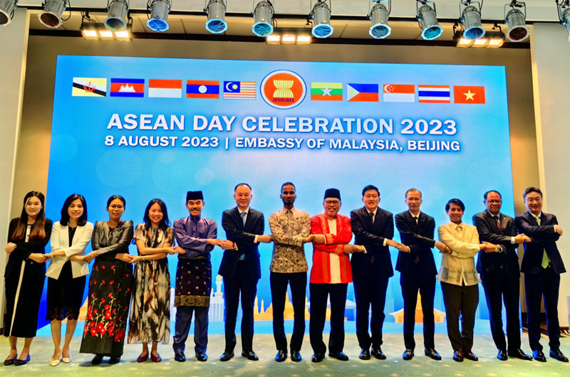 SG Shi Zhongjun Attends ASEAN Day Celebration