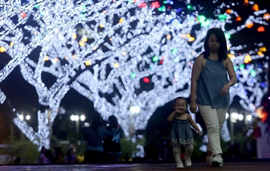 People enjoy New Year holidays in Quezon City, Philippines